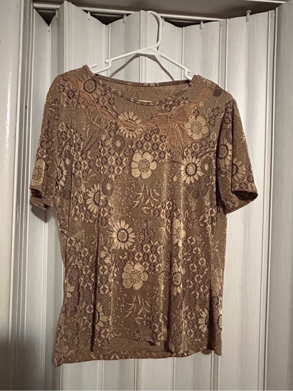 Women's Short-Sleeve Floral Texture Top - Brown